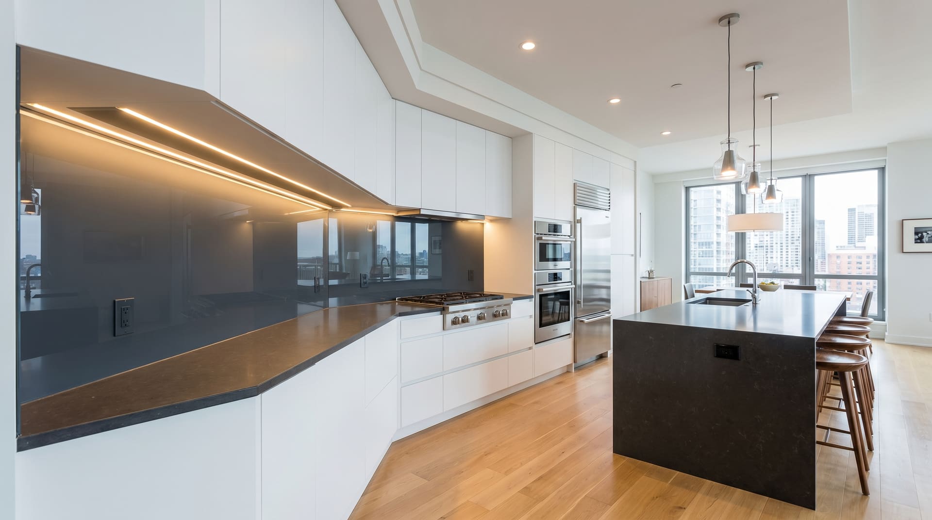 Glass backsplash